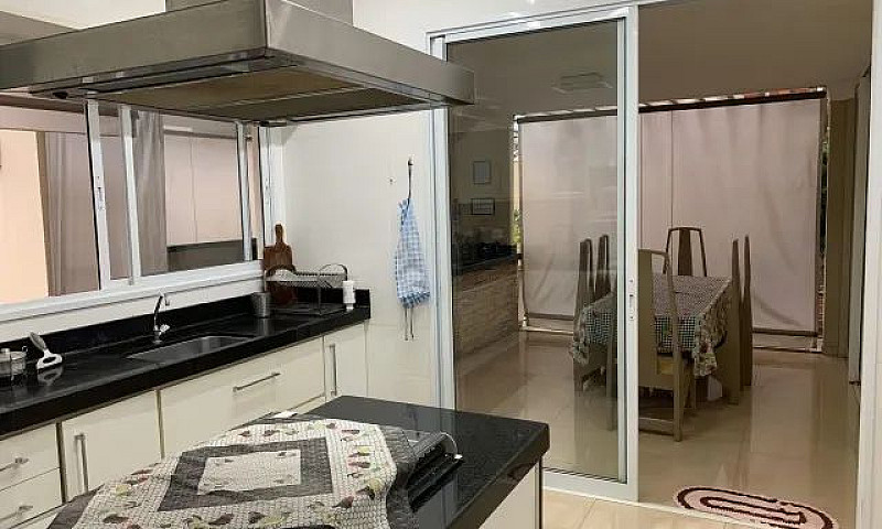 Linda Casa No Gaivot...