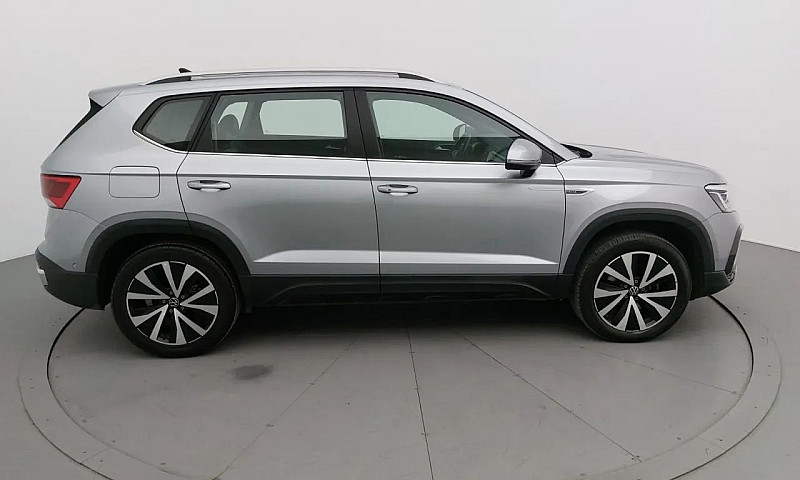Volkswagen Taos 2023...