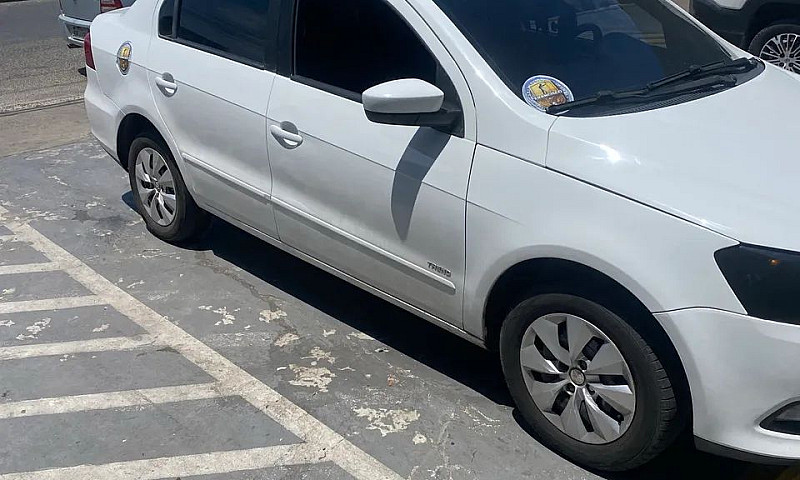 Volkswagen Voyage 1....