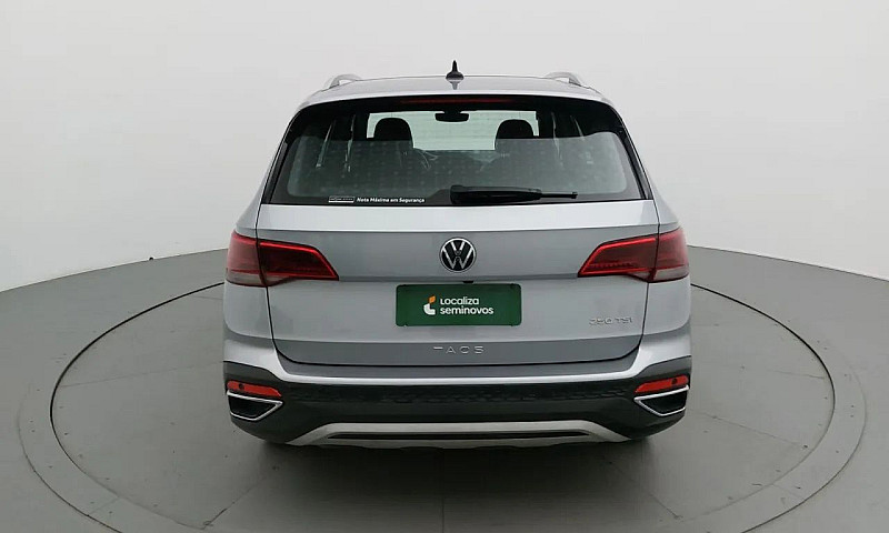 Volkswagen Taos 2023...