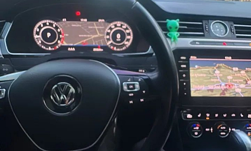 Volkswagen Passat Hi...