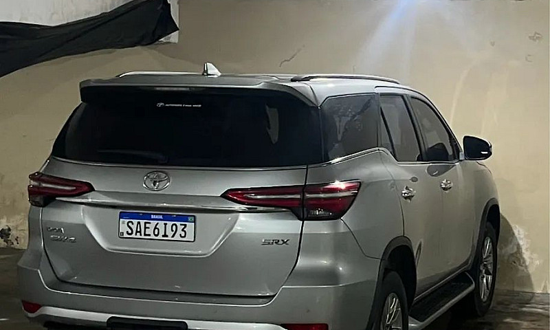 Toyota Hilux Sw4 Srx...