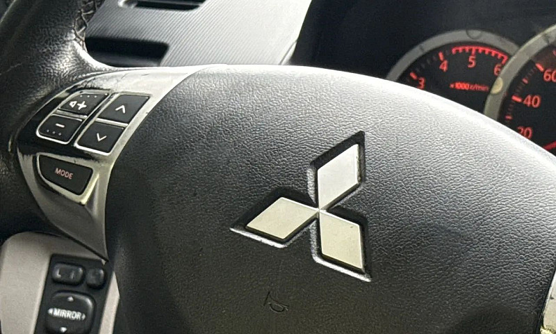 Mitsubishi L200 Trit...