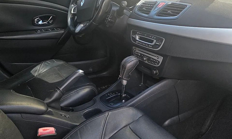 Renault Fluence Sed....