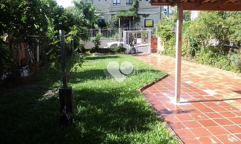 Canoas - Casa Padrão...