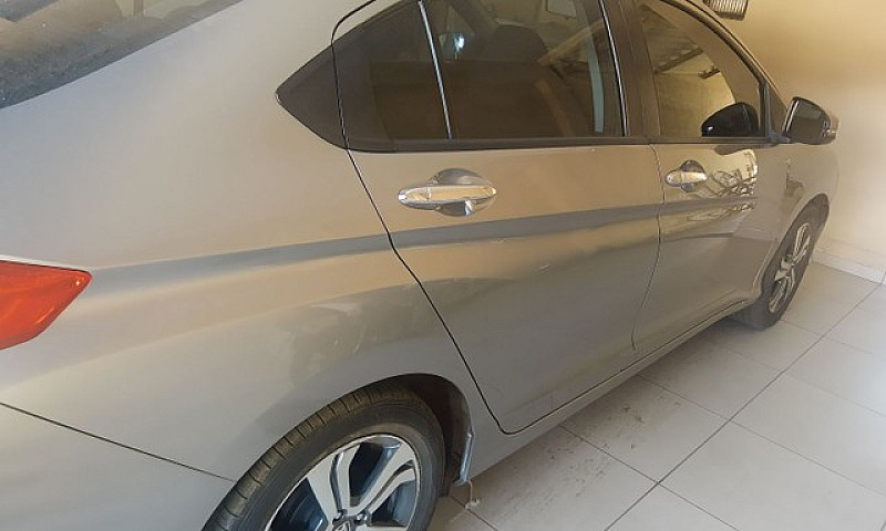 Honda City Ex 2015...