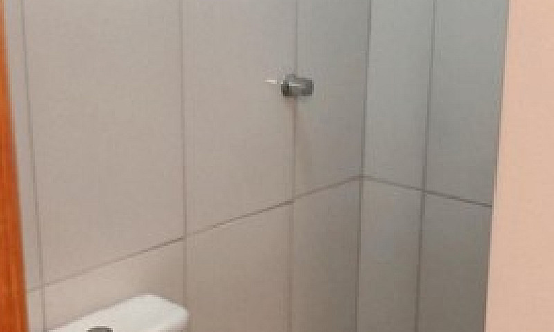 Kitnet Com Água E Lu...