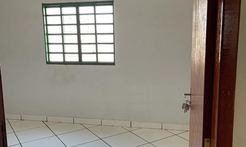 Casa Com 03 Quartos ...