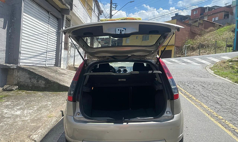 Ford Fiesta 1.6 8V F...