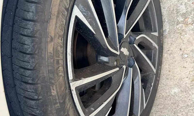Chevrolet Onix Plus ...