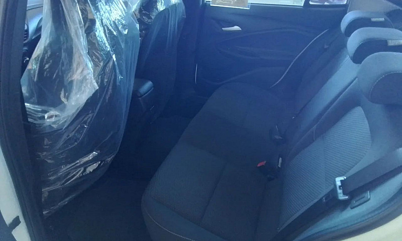 Chevrolet Onix Hatch...