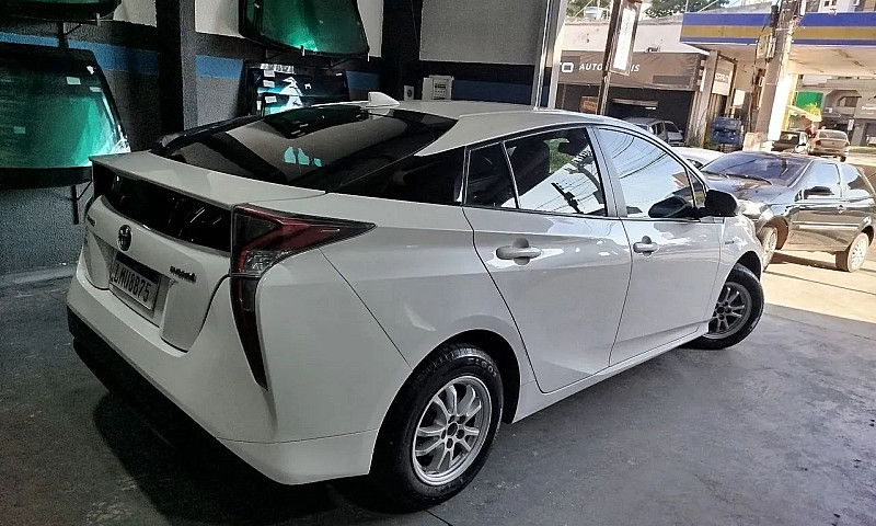 Toyota Prius Hybrid ...