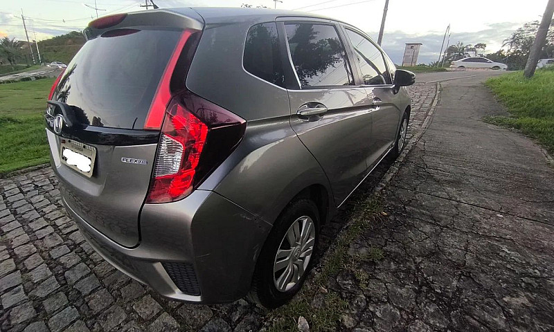 Honda Fit 2015 Top D...