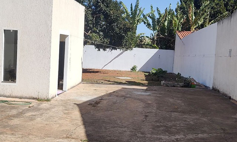 Casa Em Lote De 1000...