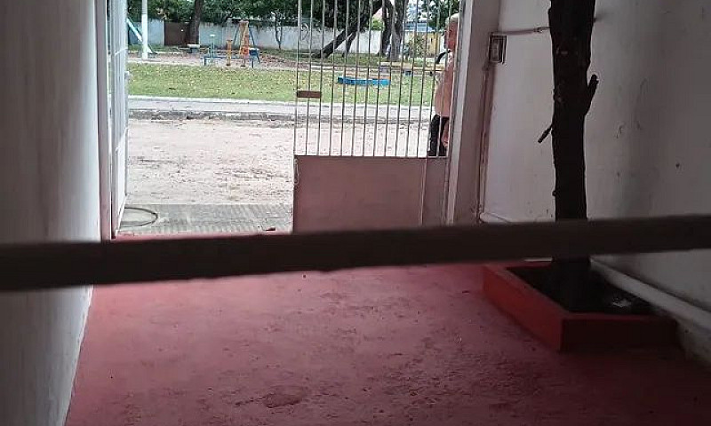 Alugo Casa. Ambiente...