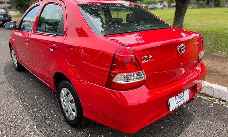 Etios Sedan 2020 Úni...