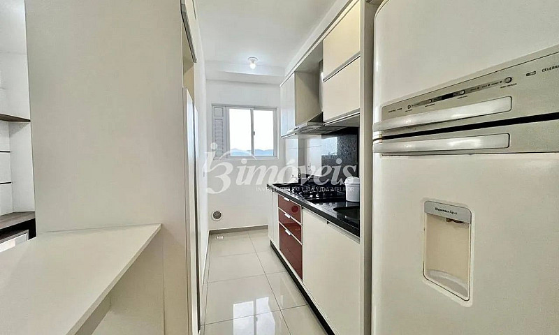 Apartamento Semimobi...