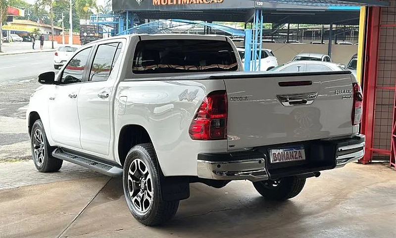 Toyota Hilux Srv 202...