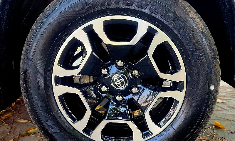 Aceita Troca  Hilux ...