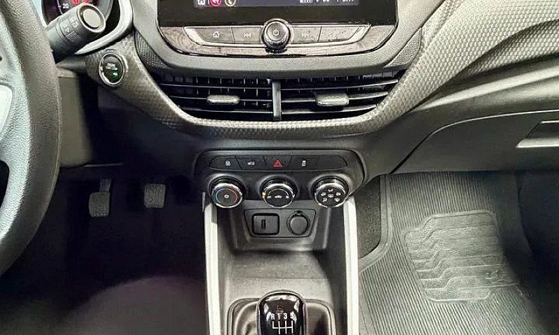 Chevrolet Onix Hatch...