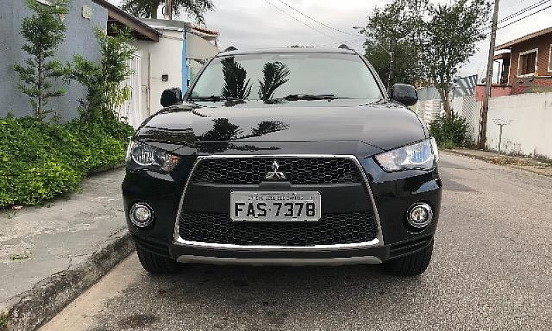 Mitsubishi Outlander...