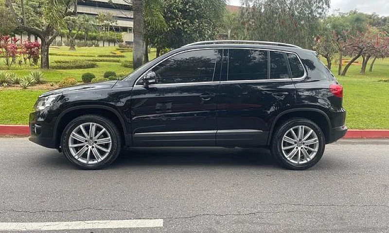 Vw Tiguan Com Teto M...