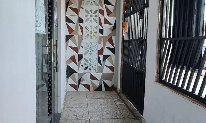 Vende-Se Ótima Casa ...