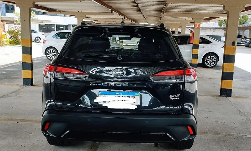 Toyota Corolla Cross...