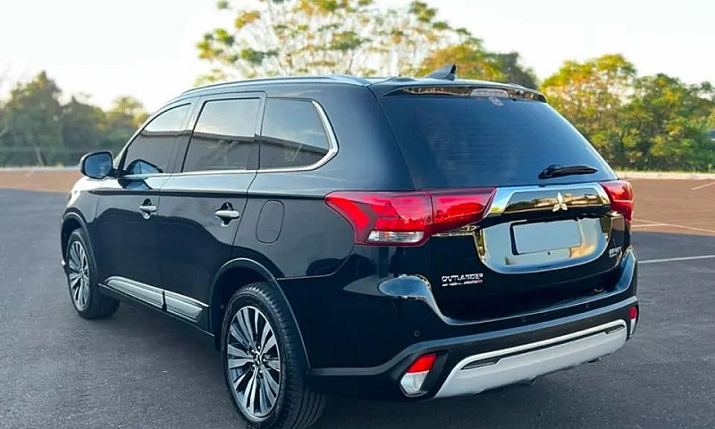 Mitsubishi Outlander...