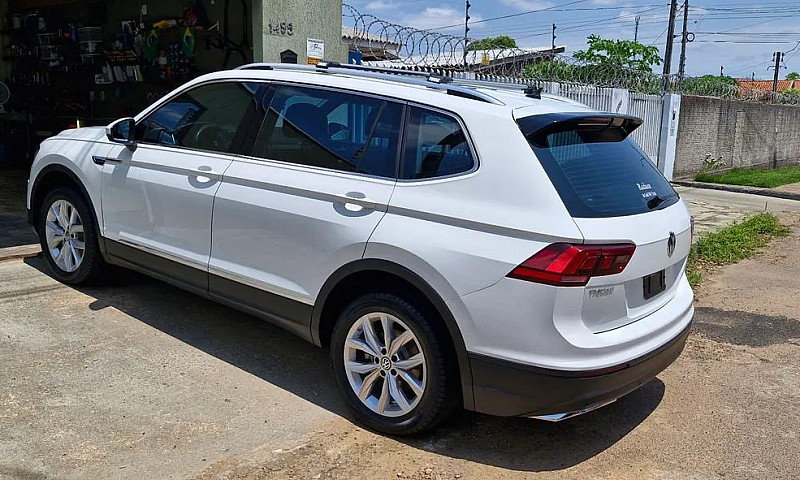 Volkswagen Tiguan Al...