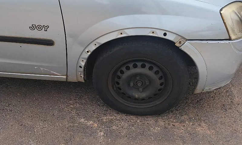 Chevrolet Corsa Hat....