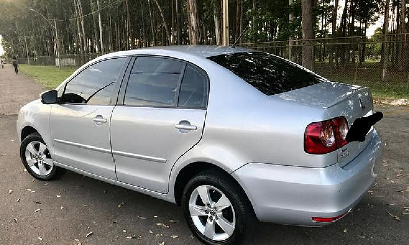 Vw Polo Sedan 1.6 8V...