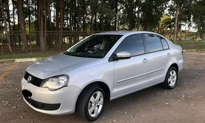 Vw Polo Sedan 1.6 8V...