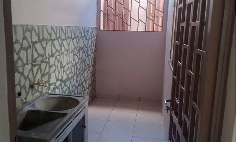 Aluga-Se Casa No Bai...