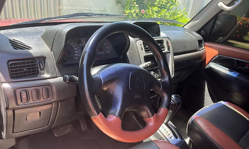 Mitsubishi Pajero Tr...