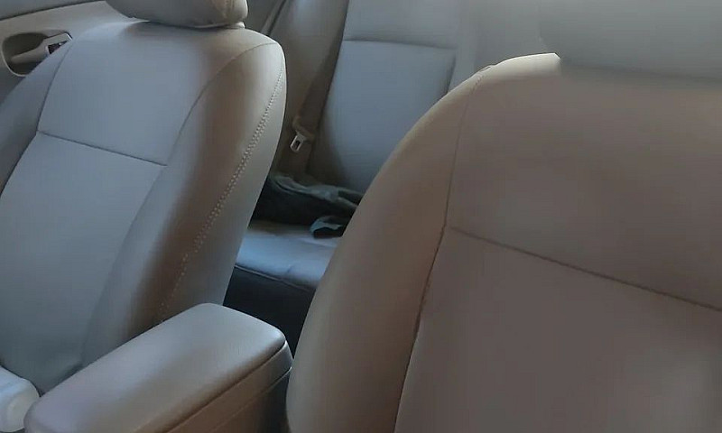 Toyota Corolla Gli 1...