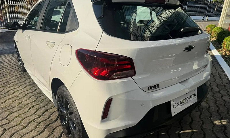 Chevrolet Onix Rs 1....