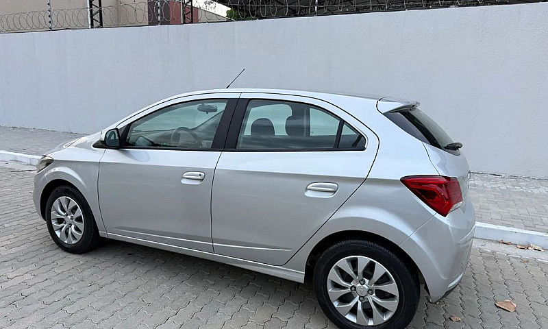Chevrolet Onix Hatch...