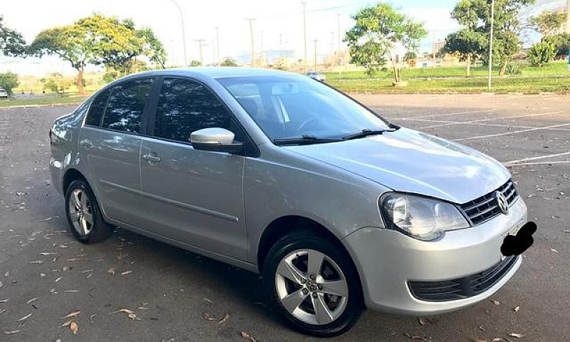 Vw Polo Sedan 1.6 8V...