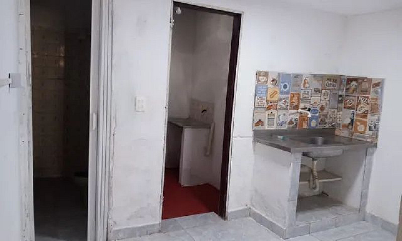 Alugo Casa. Ambiente...