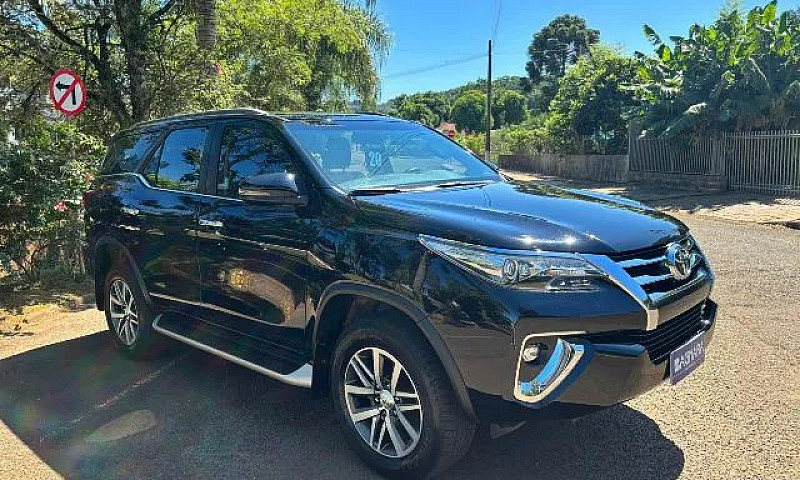 Toyota Hilux Sw4 Srx...