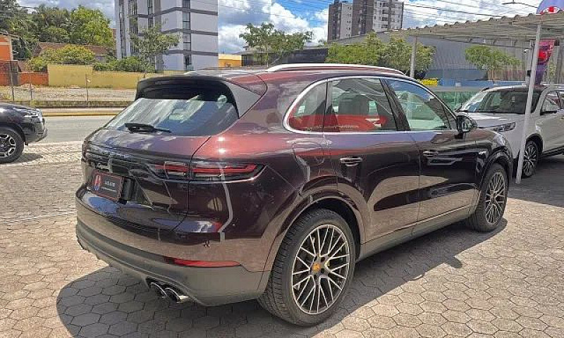Porsche Cayenne E-Hy...