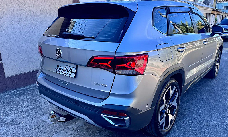 Volkswagen Taos High...