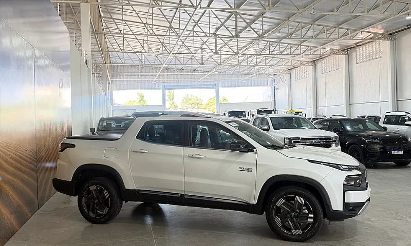 Fiat Toro Volcano 2....