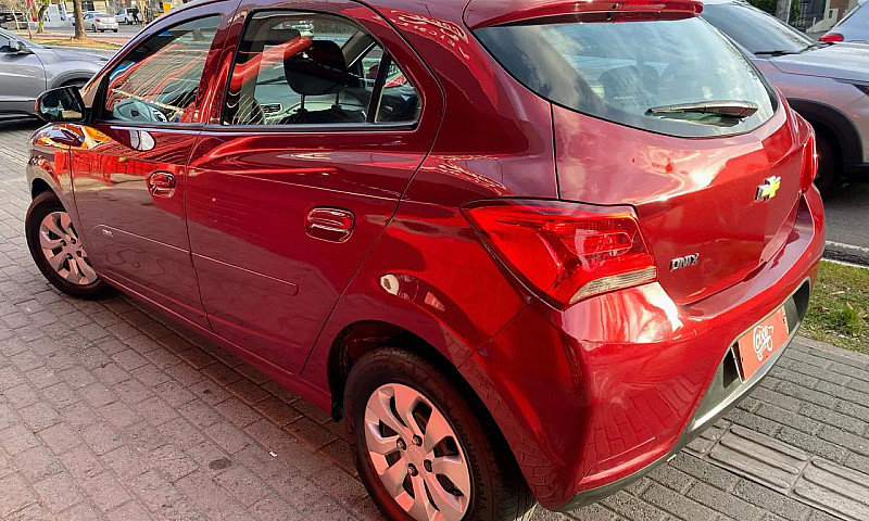 Chevrolet Onix Hatch...