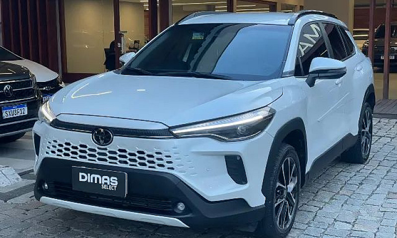 Toyota Corolla Cross...