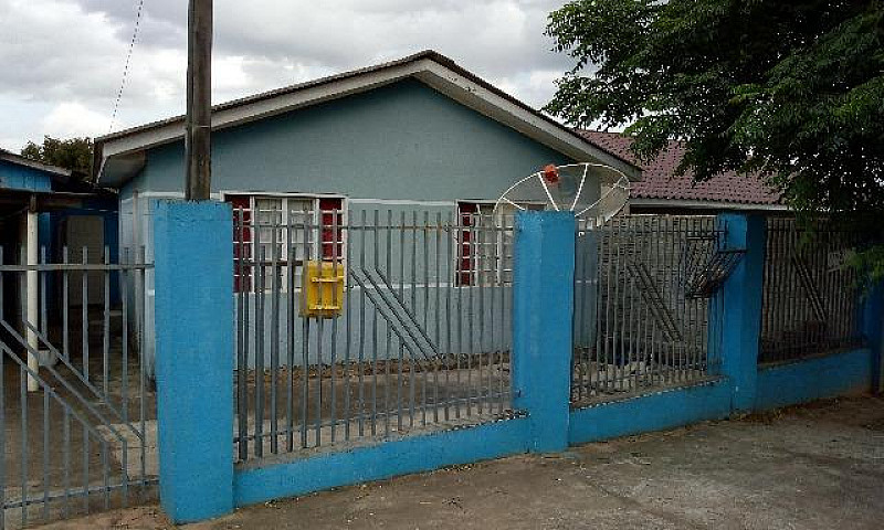 Vende-Se 2 Casas...