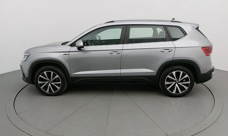 Volkswagen Taos 2023...
