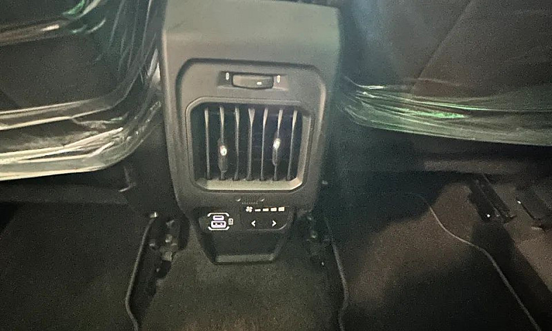 Jeep Commander Overl...