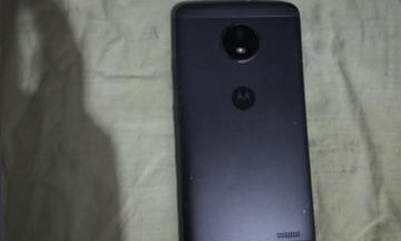 Moto E4...